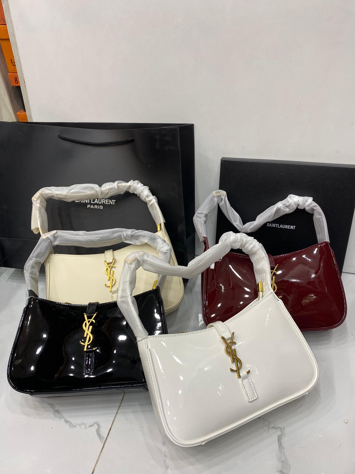 Saint Laurent Le 5 à 7 shoulder bag