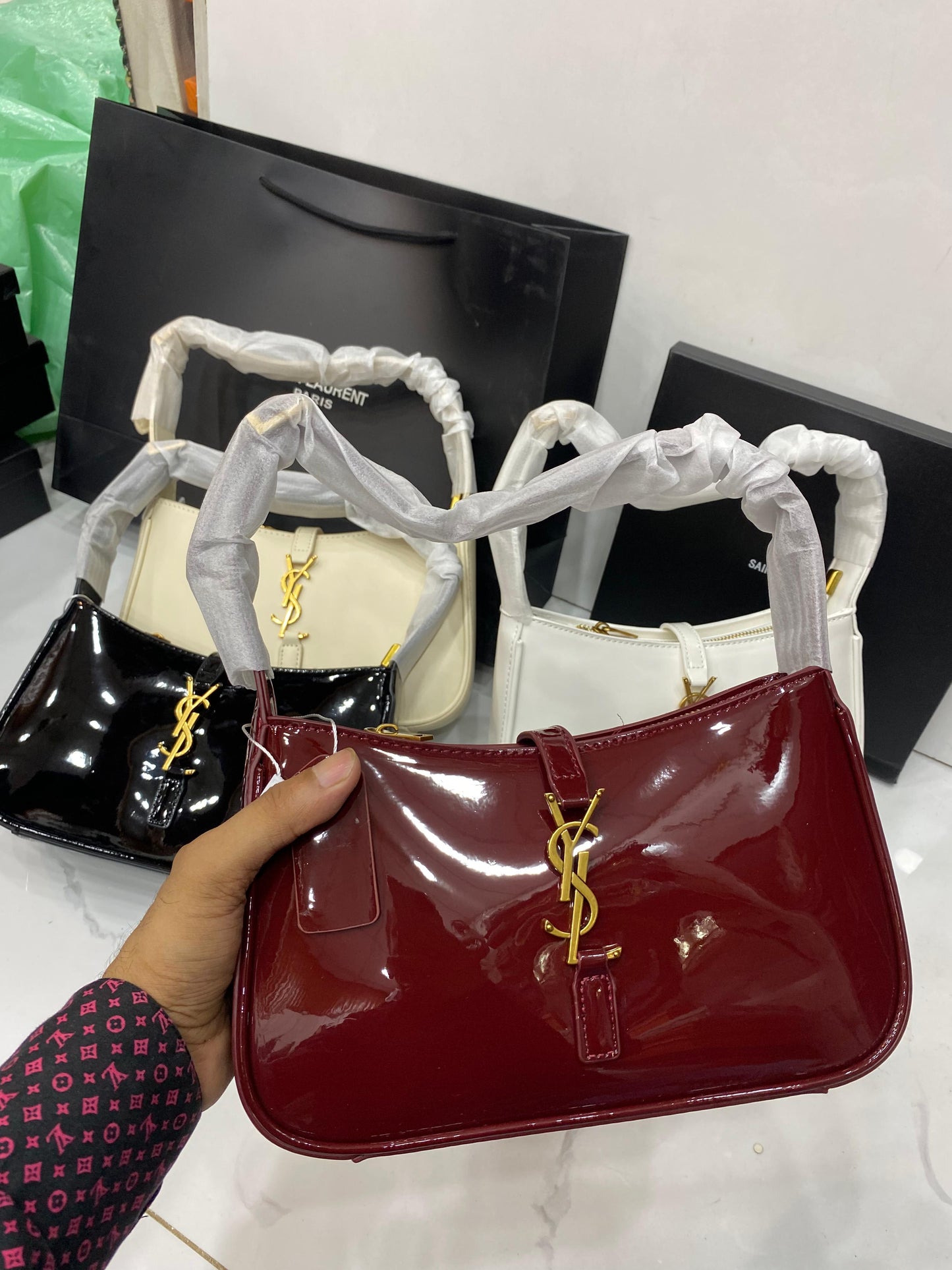 Saint Laurent Le 5 à 7 shoulder bag